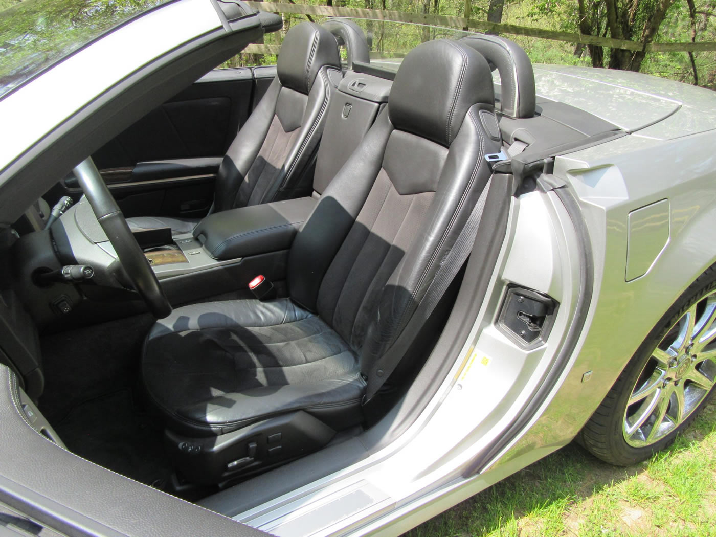 2008 Cadillac XLR-V in Light Platinum